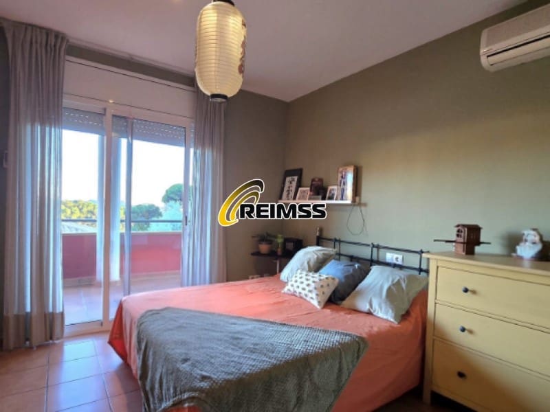 4 bedroom Villa for sale in Tordera with garage - € 375,000 (Ref: 9476097)