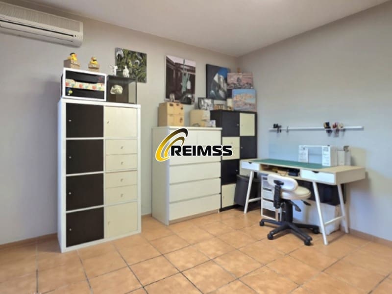 4 bedroom Villa for sale in Tordera with garage - € 375,000 (Ref: 9476097)