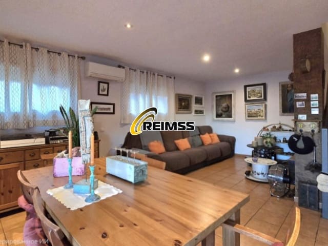 4 bedroom Villa for sale in Tordera with garage - € 375,000 (Ref: 9476097)