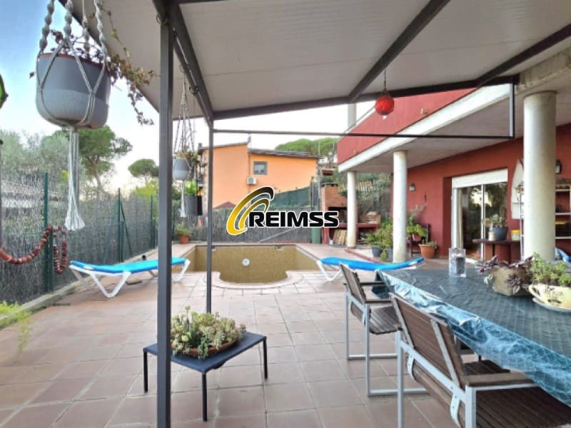 4 bedroom Villa for sale in Tordera with garage - € 375,000 (Ref: 9476097)