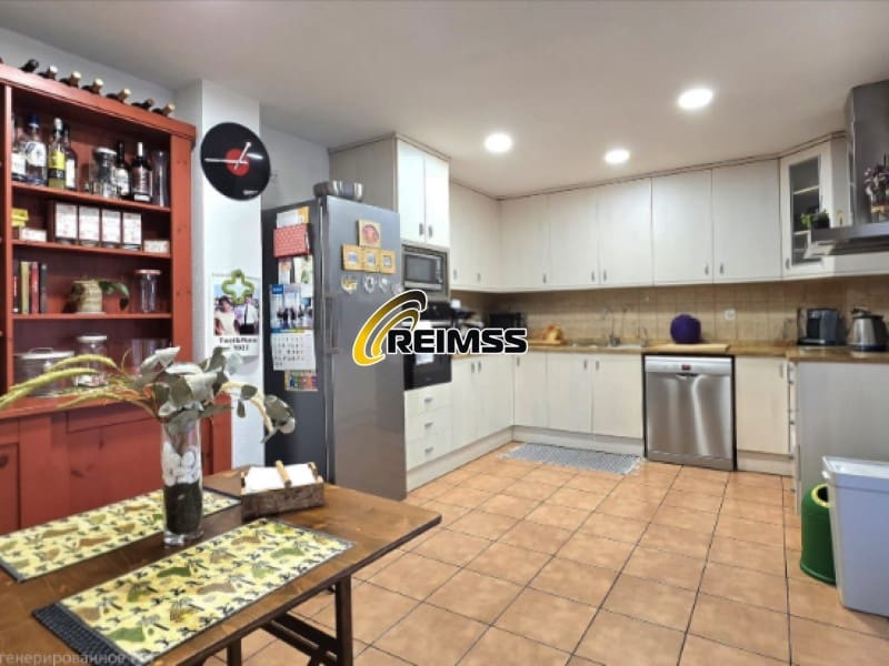 4 bedroom Villa for sale in Tordera with garage - € 375,000 (Ref: 9476097)