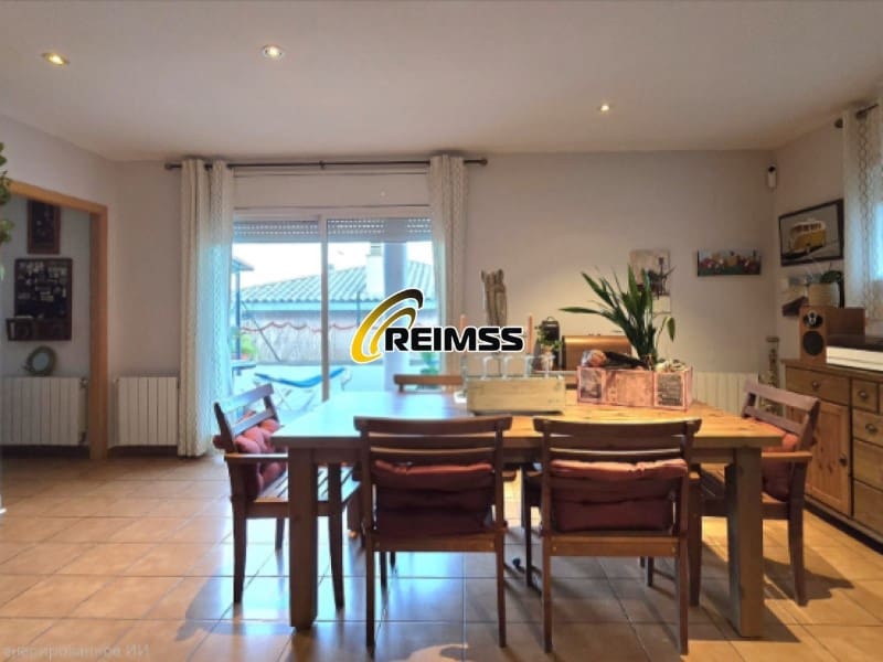 4 bedroom Villa for sale in Tordera with garage - € 375,000 (Ref: 9476097)