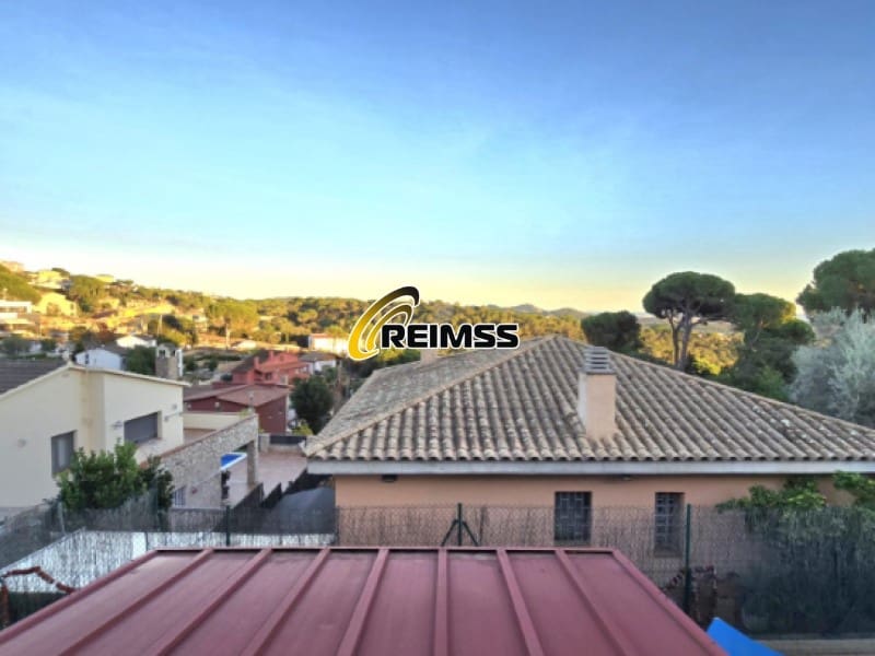 4 bedroom Villa for sale in Tordera with garage - € 375,000 (Ref: 9476097)