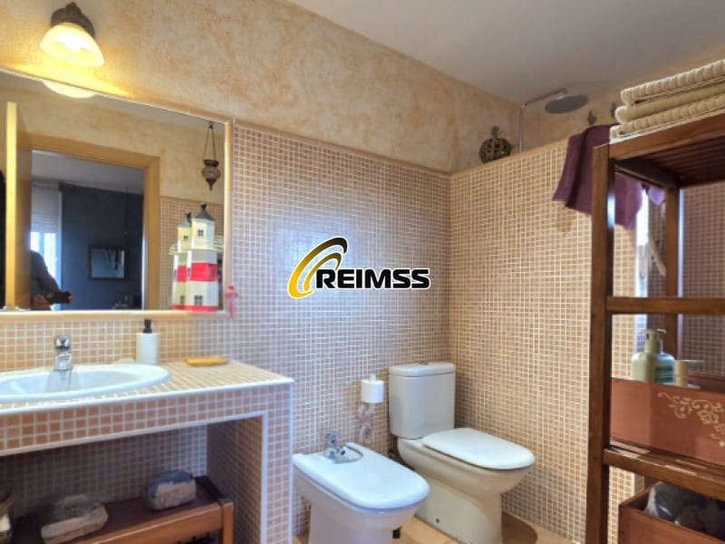 4 bedroom Villa for sale in Tordera with garage - € 375,000 (Ref: 9476097)