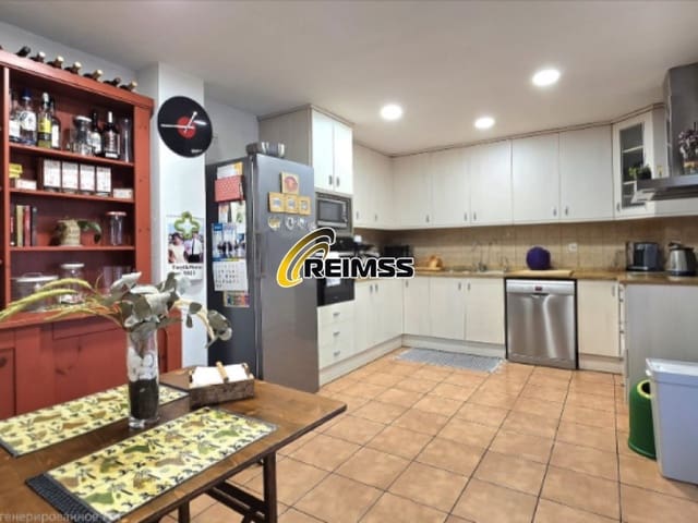 4 bedroom Villa for sale in Tordera with garage - € 375,000 (Ref: 9476097)