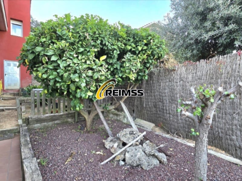 4 bedroom Villa for sale in Tordera with garage - € 375,000 (Ref: 9476097)