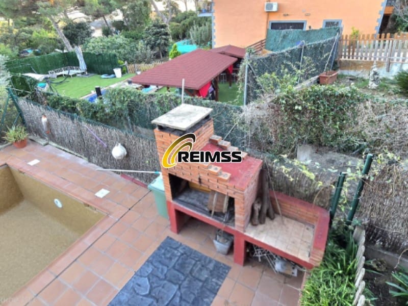 4 bedroom Villa for sale in Tordera with garage - € 375,000 (Ref: 9476097)