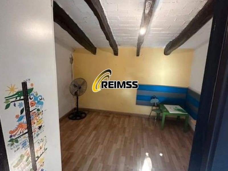 4 chambre Villa/Maison à vendre à Sant Andreu Salou avec garage - 367 500 € (Ref: 9476098)