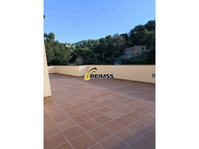 4 soverom Villa til salgs i Santa Susanna med garasje - € 357 000 (Ref: 9498999)