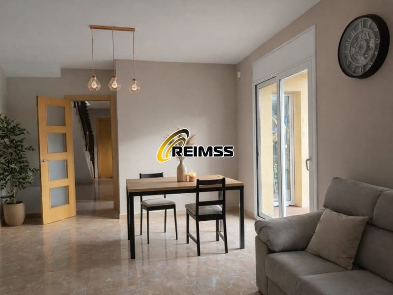 4 soveværelse Villa til salg i Santa Susanna med garage - € 346.500 (Ref: 9498999)