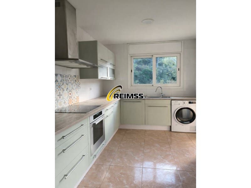 4 soveværelse Villa til salg i Santa Susanna med garage - € 346.500 (Ref: 9498999)