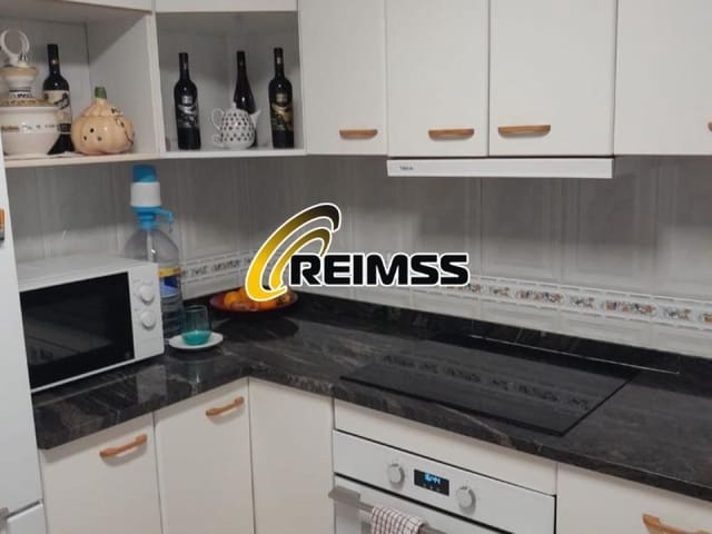 Piso de 3 habitaciones en Tossa de Mar en venta - 325.500 € (Ref: 9499000)
