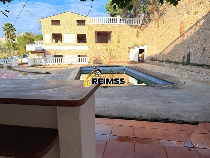 13 Zimmer Villa zu verkaufen in Vidreres mit Garage - 398.000 € (Ref: 9499001)