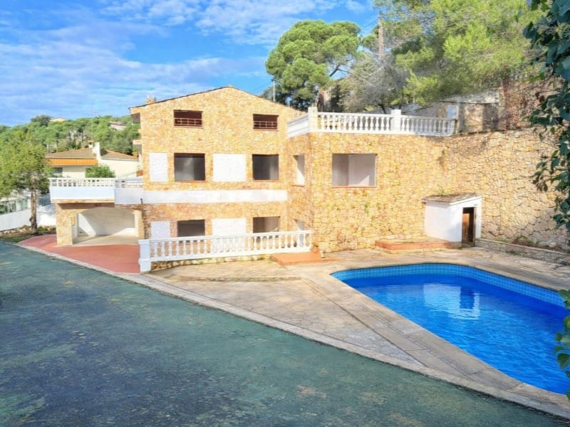 13 Zimmer Villa zu verkaufen in Vidreres mit Garage - 398.000 € (Ref: 9499001)