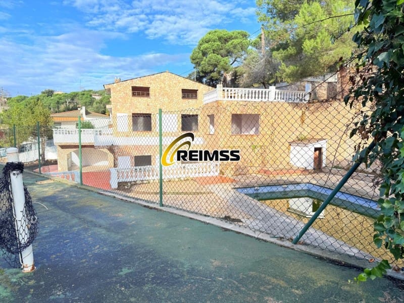 13 Zimmer Villa zu verkaufen in Vidreres mit Garage - 398.000 € (Ref: 9499001)