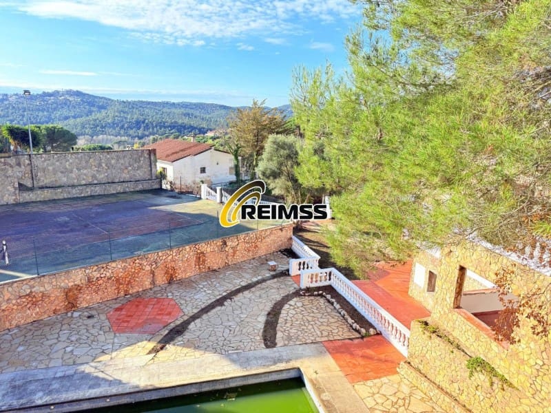 13 Zimmer Villa zu verkaufen in Vidreres mit Garage - 398.000 € (Ref: 9499001)