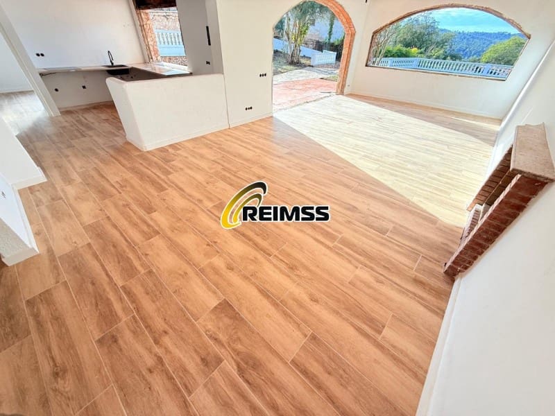 13 Zimmer Villa zu verkaufen in Vidreres mit Garage - 398.000 € (Ref: 9499001)