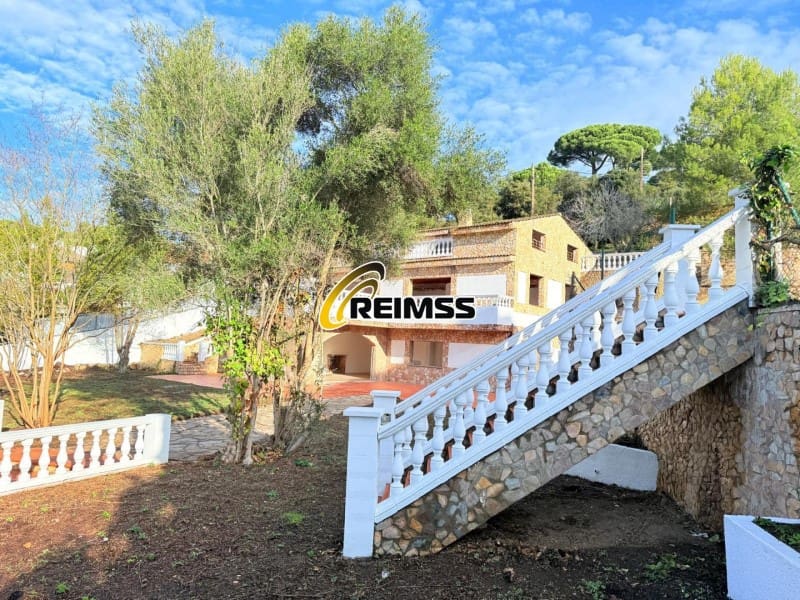 13 Zimmer Villa zu verkaufen in Vidreres mit Garage - 398.000 € (Ref: 9499001)