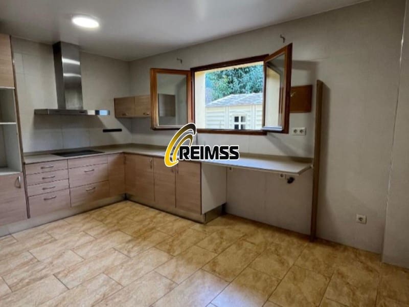 4 makuuhuone Huvila myytävänä paikassa Santa Cristina d'Aro mukana 
autotalli - 485 000 € (Ref: 9586391)