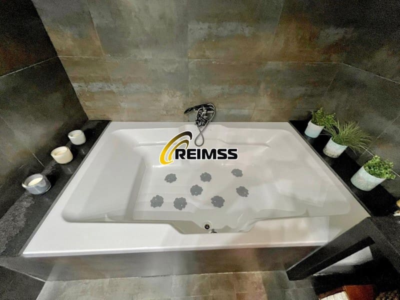 5 slaapkamer Villa te koop in Blanes met garage - € 794.000 (Ref: 9639473)