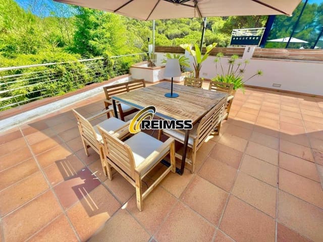 5 slaapkamer Villa te koop in Blanes met garage - € 794.000 (Ref: 9639473)