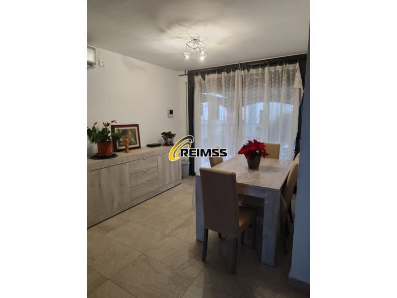 2 bedroom Villa for sale in Llagostera with garage - € 294,000 (Ref: 9639476)