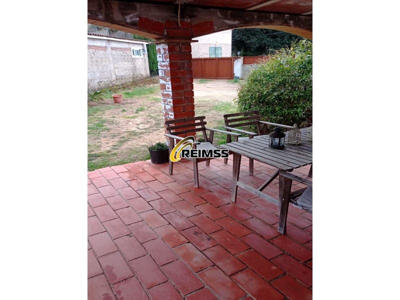 2 bedroom Villa for sale in Llagostera with garage - € 294,000 (Ref: 9639476)