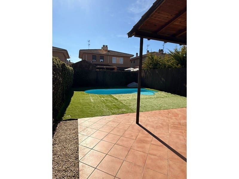4 bedroom Villa for sale in Tordera with garage - € 470,000 (Ref: 9674019)