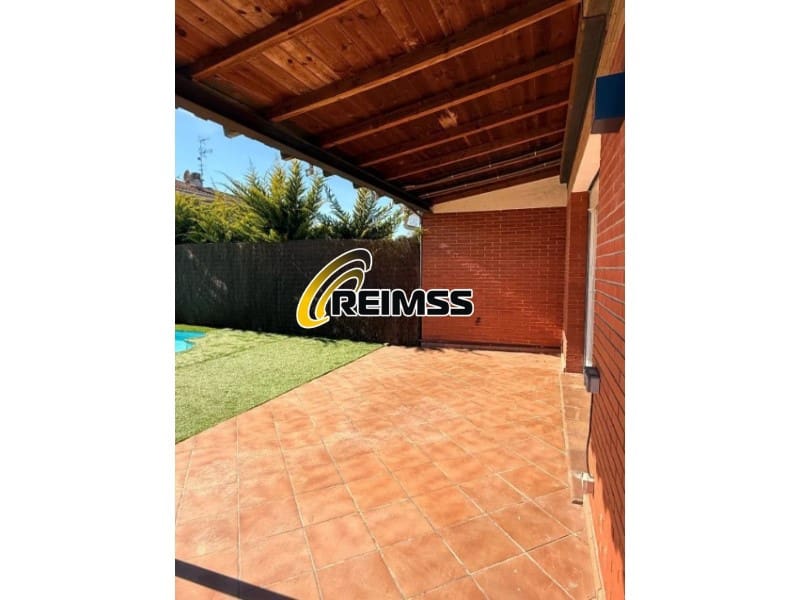 4 bedroom Villa for sale in Tordera with garage - € 470,000 (Ref: 9674019)