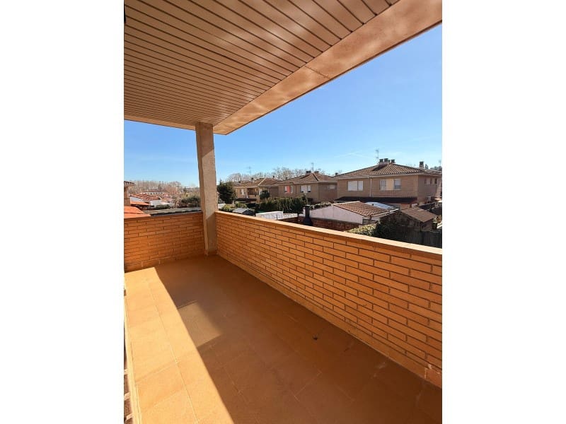 4 bedroom Villa for sale in Tordera with garage - € 470,000 (Ref: 9674019)