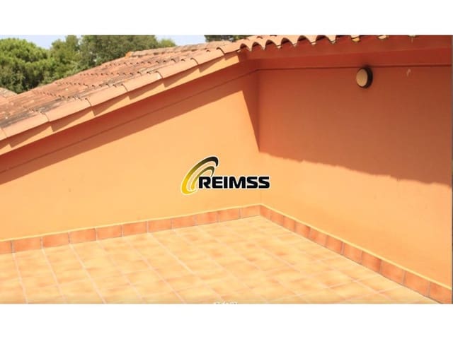 5 makuuhuone Huvila myytävänä paikassa Vidreres - 546 000 € (Ref: 9682419)