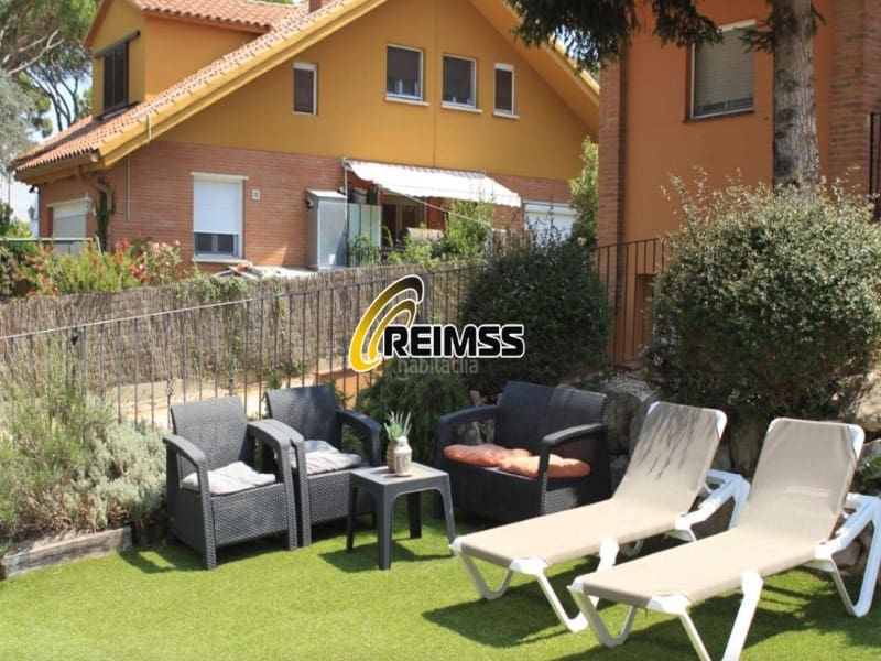5 bedroom Villa for sale in Vidreres with pool garage - € 546,000 (Ref: 9682419)