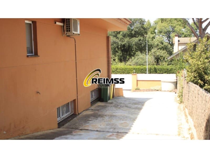 5 bedroom Villa for sale in Vidreres with pool garage - € 546,000 (Ref: 9682419)