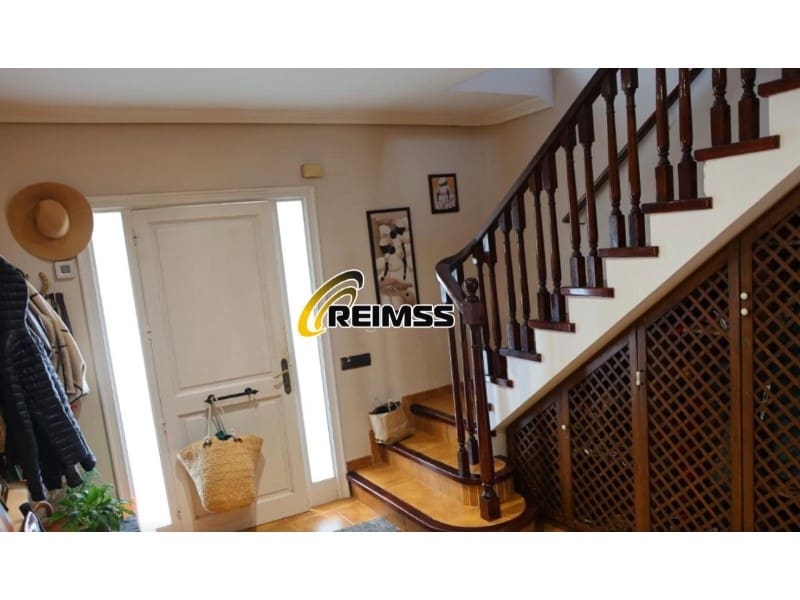 5 makuuhuone Huvila myytävänä paikassa Vidreres mukana 
autotalli - 577 500 € (Ref: 9682420)