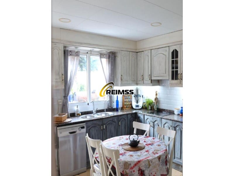 5 makuuhuone Huvila myytävänä paikassa Vidreres mukana 
autotalli - 577 500 € (Ref: 9682420)