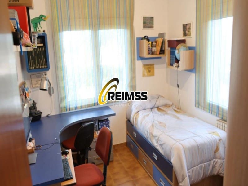 5 makuuhuone Huvila myytävänä paikassa Vidreres mukana 
autotalli - 577 500 € (Ref: 9682420)