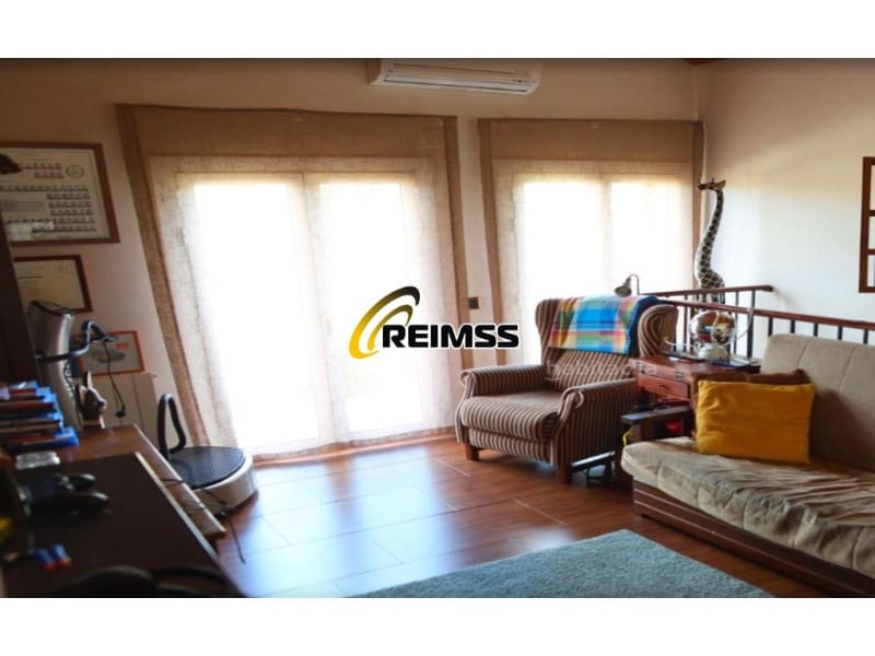 5 makuuhuone Huvila myytävänä paikassa Vidreres mukana 
autotalli - 577 500 € (Ref: 9682420)