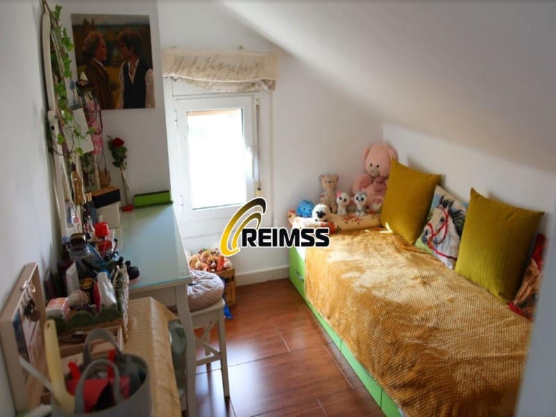 5 makuuhuone Huvila myytävänä paikassa Vidreres mukana 
autotalli - 577 500 € (Ref: 9682420)