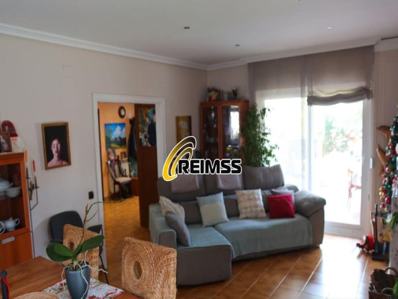 5 makuuhuone Huvila myytävänä paikassa Vidreres mukana 
autotalli - 577 500 € (Ref: 9682420)