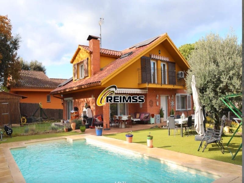5 bedroom Villa for sale in Vidreres with pool garage - € 577,500 (Ref: 9682420)