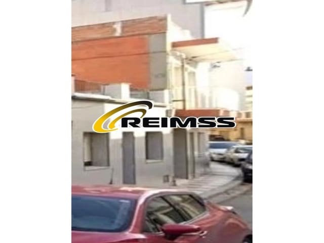 5 soveværelse Villa til salg i Blanes - € 179.000 (Ref: 9682421)