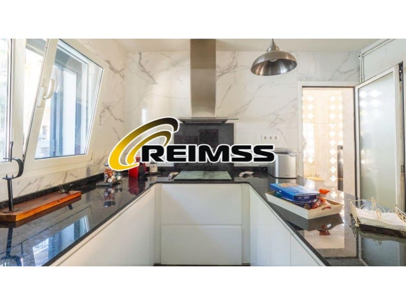 5 makuuhuone Huvila myytävänä paikassa Lloret de Mar mukana 
autotalli - 978 000 € (Ref: 9682425)