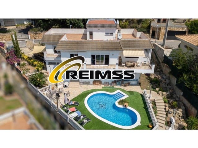 5 makuuhuone Huvila myytävänä paikassa Roca Grossa, Lloret de Mar mukana 
autotalli - 978 000 € (Ref: 9682425)