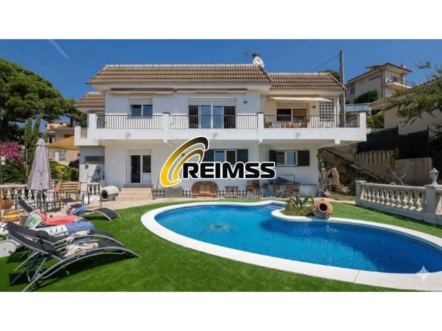 5 makuuhuone Huvila myytävänä paikassa Roca Grossa, Lloret de Mar mukana 
autotalli - 978 000 € (Ref: 9682425)