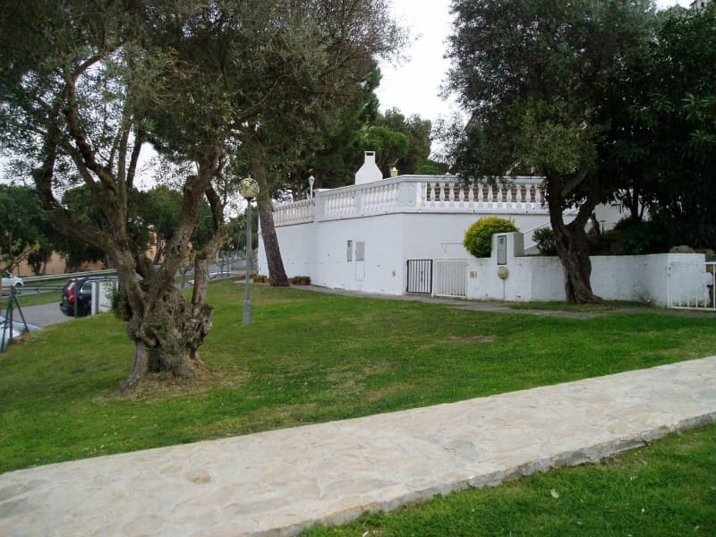 2 makuuhuone Huvila myytävänä paikassa Calonge i Sant Antoni mukana uima-altaan - 365 000 € (Ref: 9682426)
