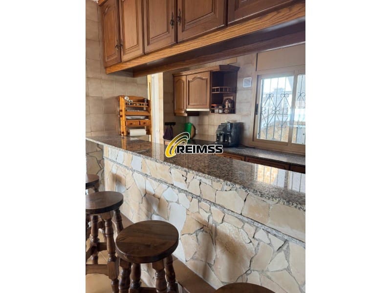 5 bedroom Villa for sale in Lloret de Mar with garage - € 524,000 (Ref: 9794379)