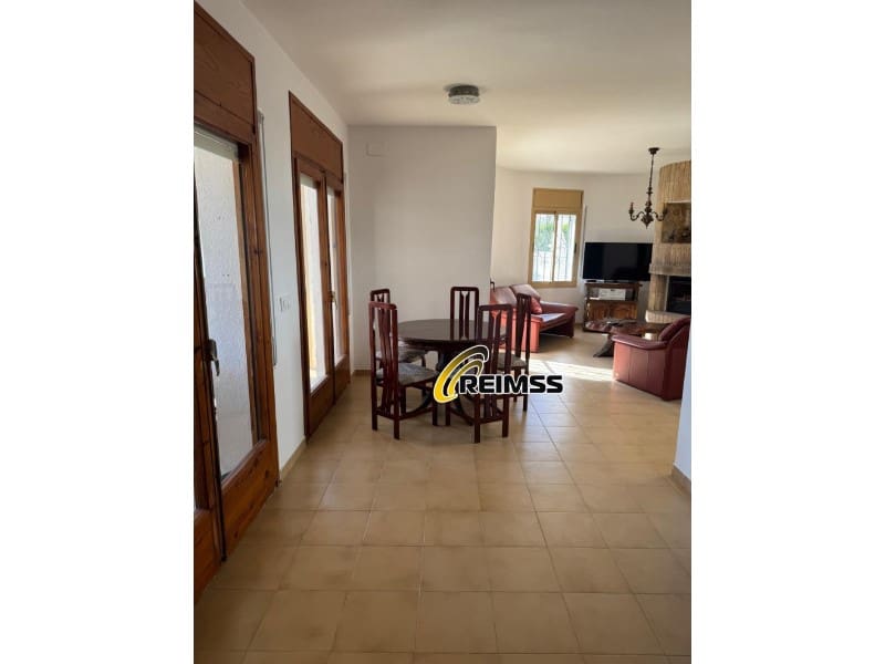 5 bedroom Villa for sale in Lloret de Mar with garage - € 524,000 (Ref: 9794379)