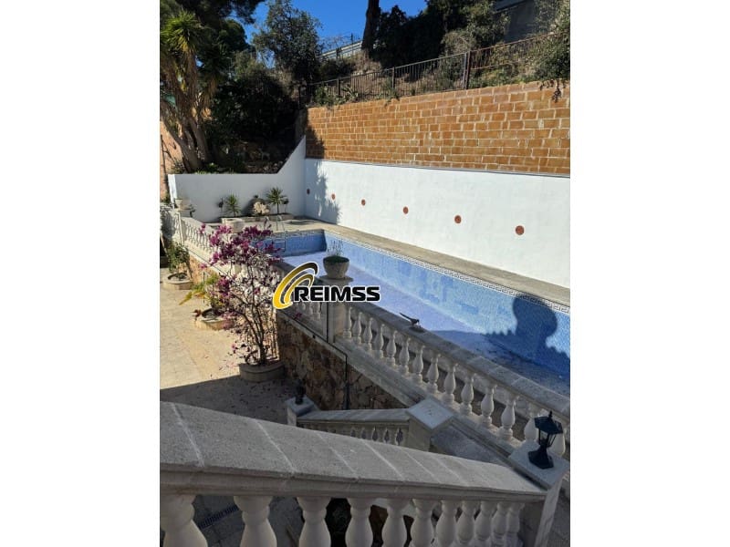 5 bedroom Villa for sale in Lloret de Mar with garage - € 524,000 (Ref: 9794379)