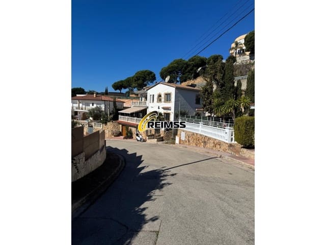 Chalet de 5 habitaciones en Canyelles, Lloret de Mar en venta con piscina garaje - 509.000 € (Ref: 9794379)