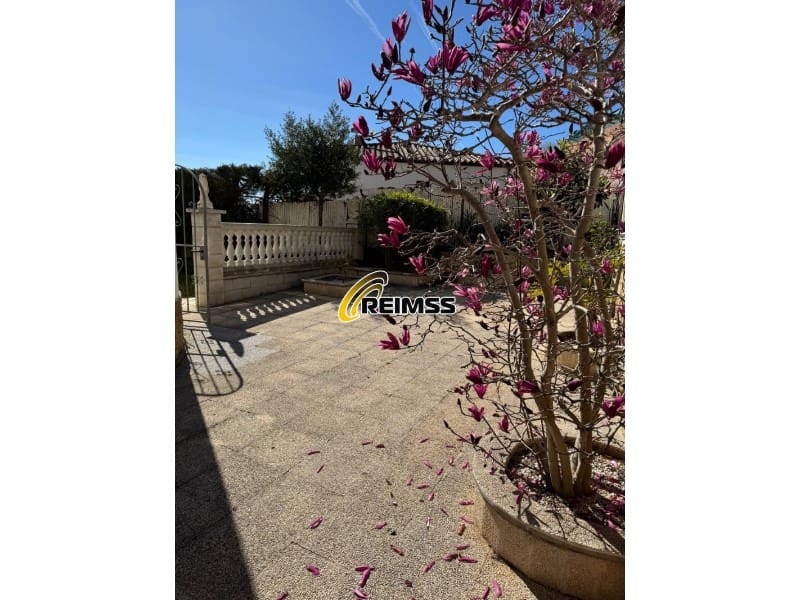 5 soveværelse Villa til salg i Lloret de Mar med swimmingpool garage - € 509.000 (Ref: 9794379)